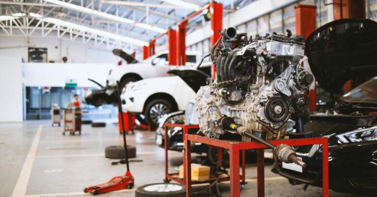 Auto Garage: How LezrApp solves problem related to Auto Garage?